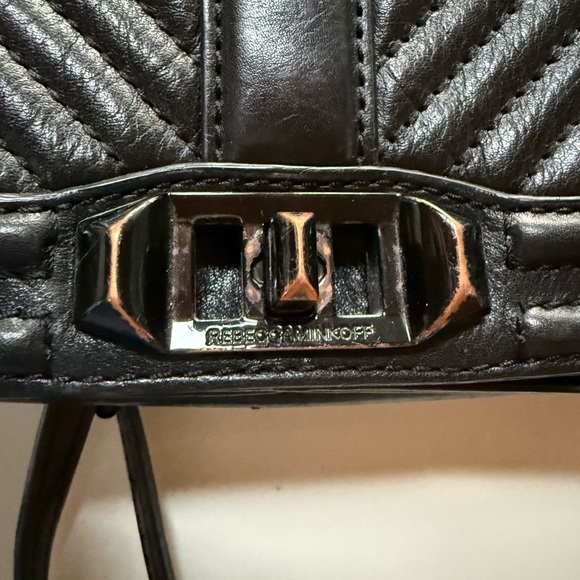 Rebecca Minkoff Chevron Quilted Small Love crossbody bag in black leather - Picture 5 of 10
